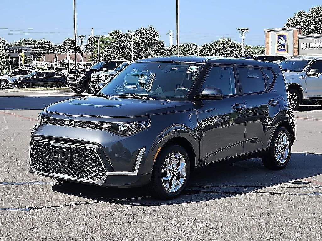 Used 2024 Kia Soul LX Hatchback