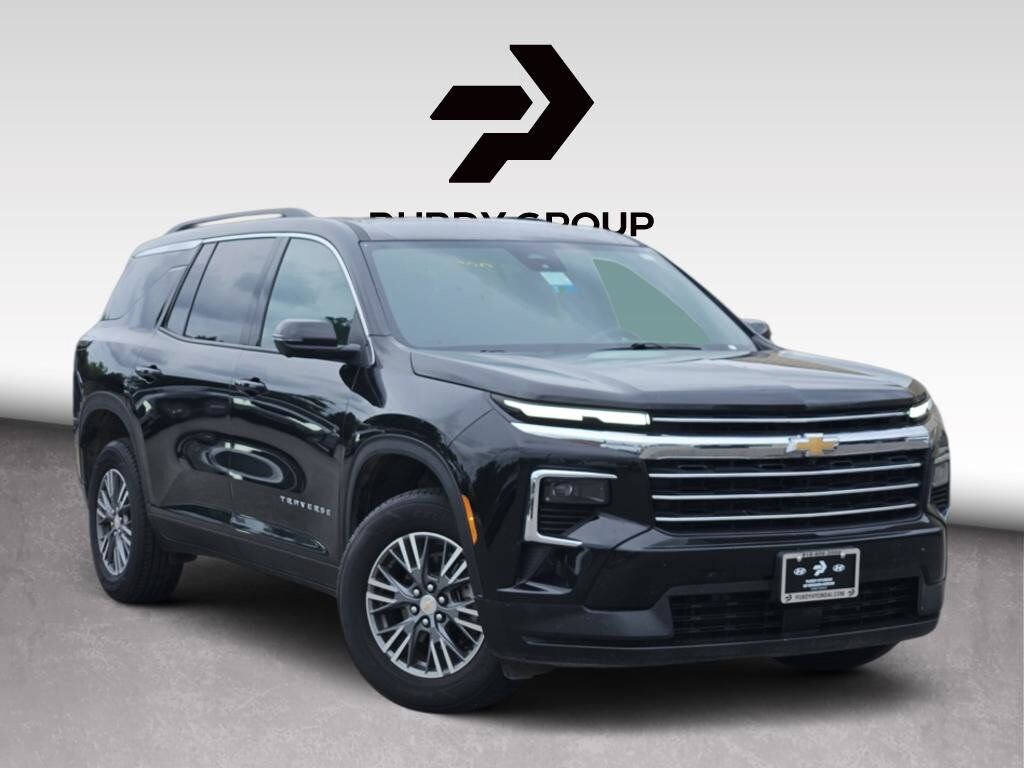 Used 2024 Chevrolet Traverse LT SUV