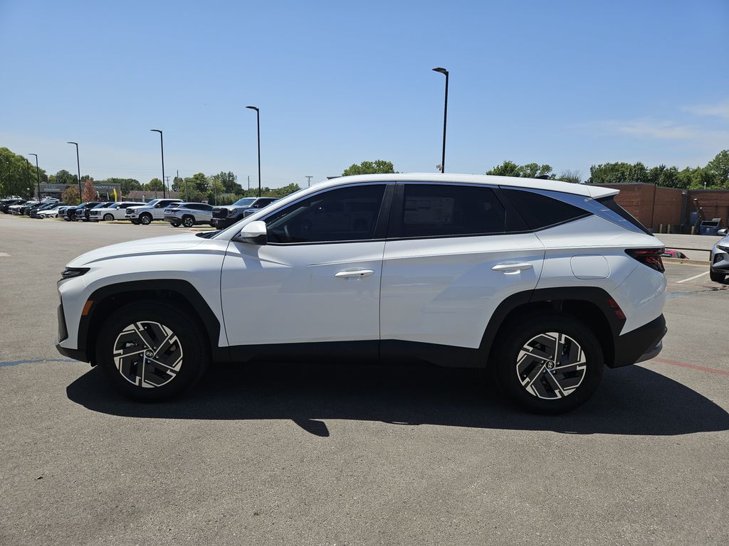 New 2026 Hyundai Tucson Hybrid Blue SE SUV