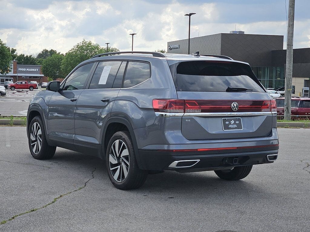 Used 2024 Volkswagen Atlas 2.0T SE w/Technology SUV