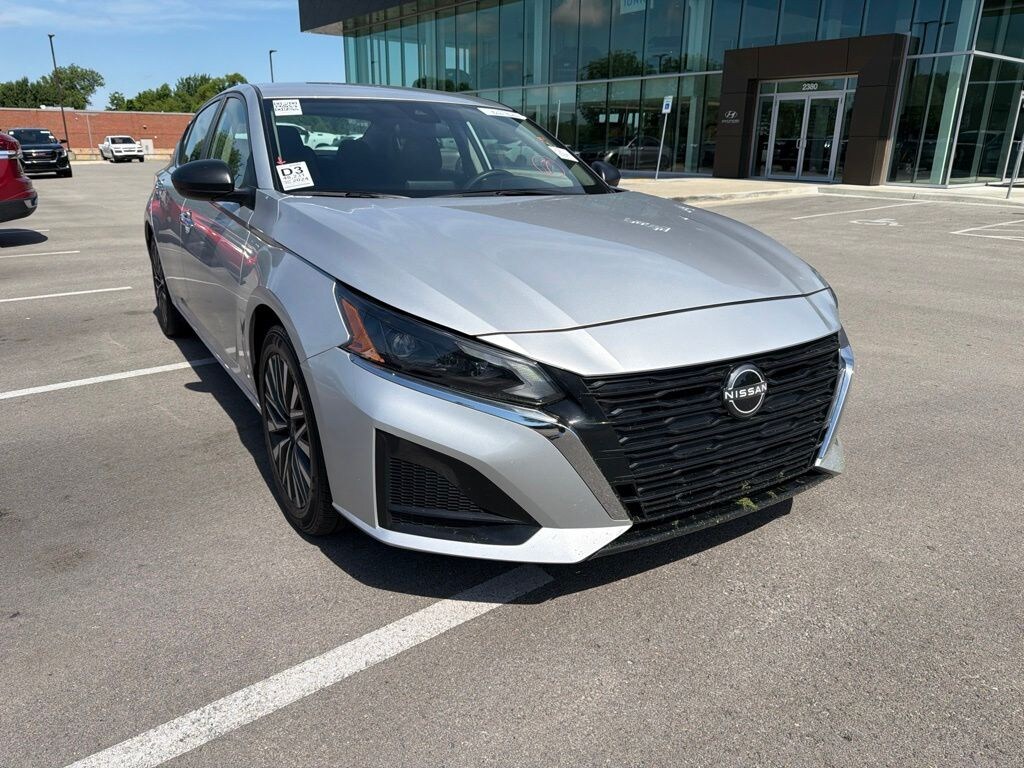 Used 2024 Nissan Altima 2.5 SV Sedan
