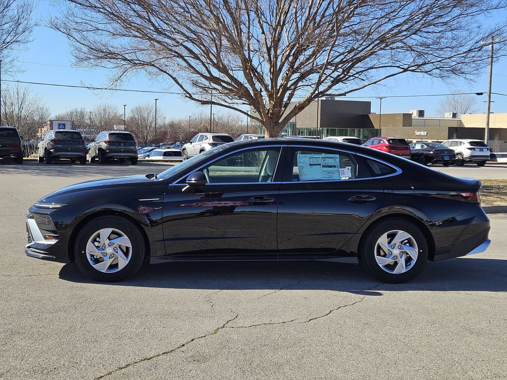 New 2026 Hyundai Sonata SE Sedan