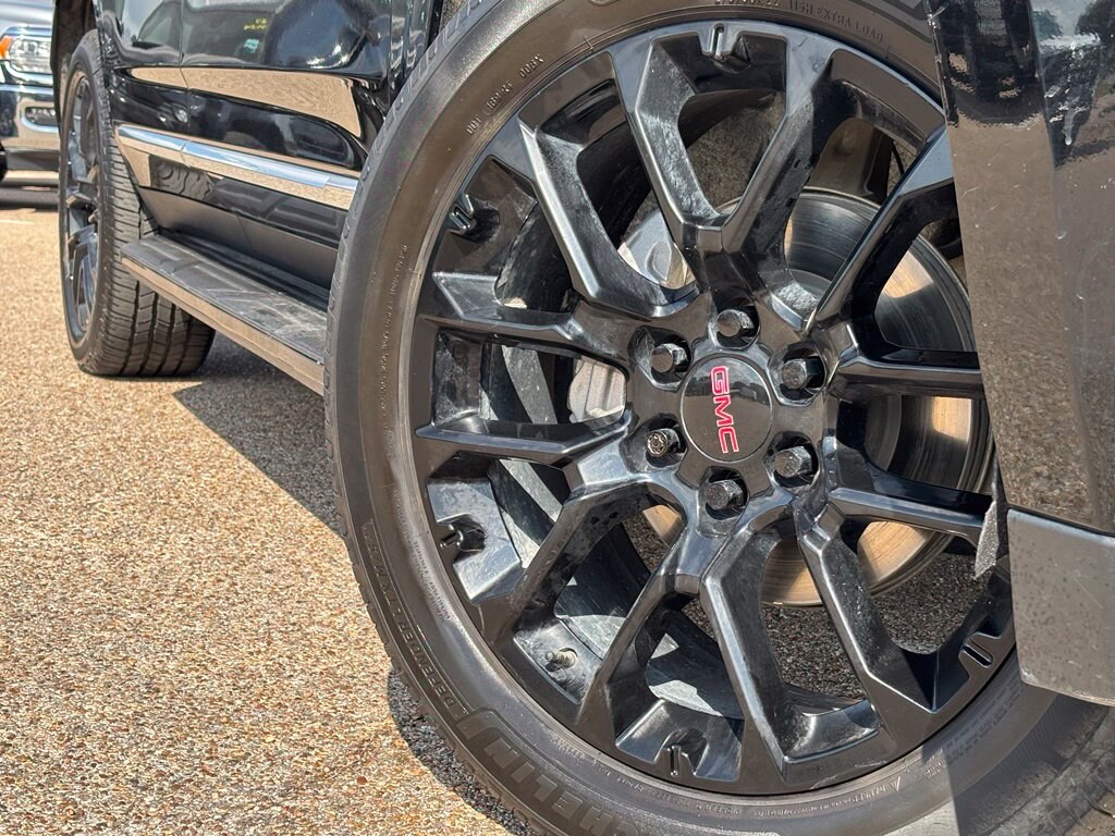 Used 2023 GMC Yukon SLT SUV