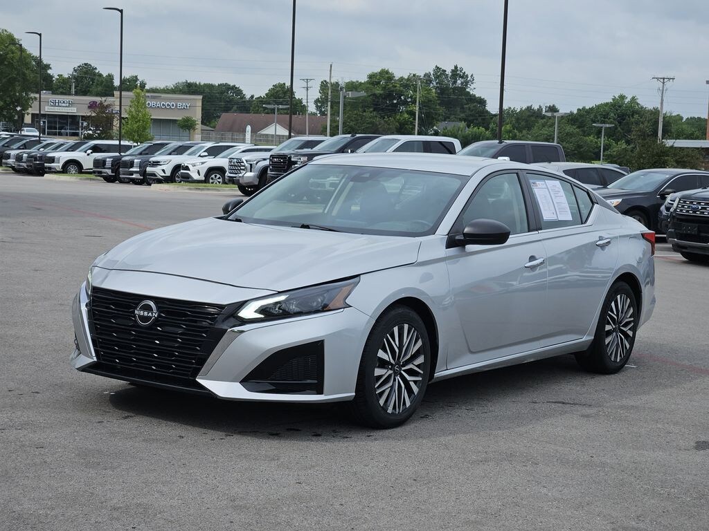 Used 2024 Nissan Altima 2.5 SV Sedan