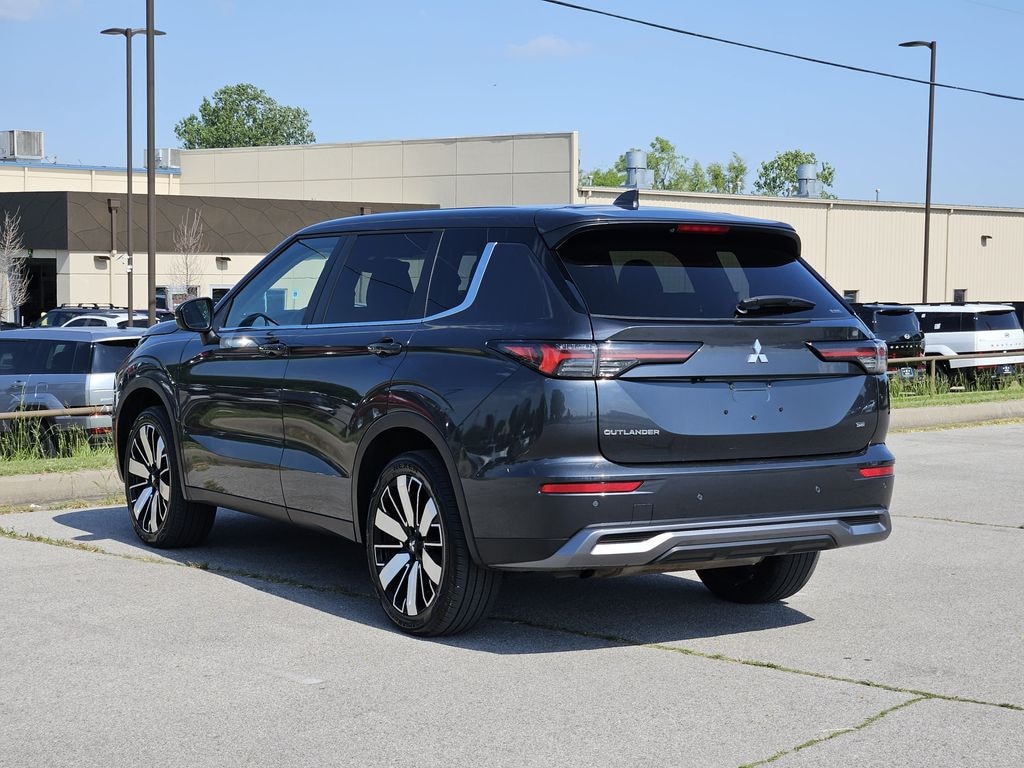 Used 2025 Mitsubishi Outlander SE SUV