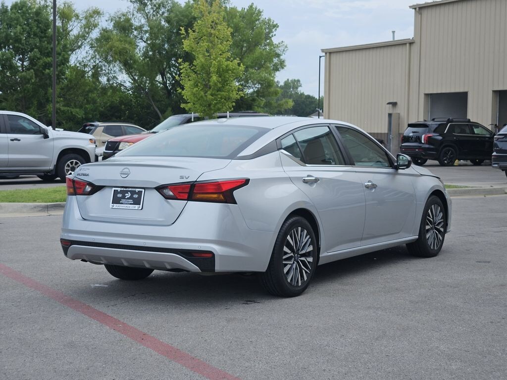 Used 2024 Nissan Altima 2.5 SV Sedan