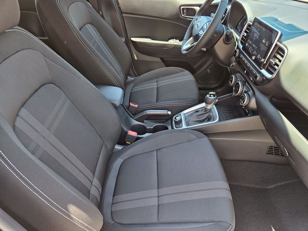 2026 Hyundai Venue SEL - Photo 14