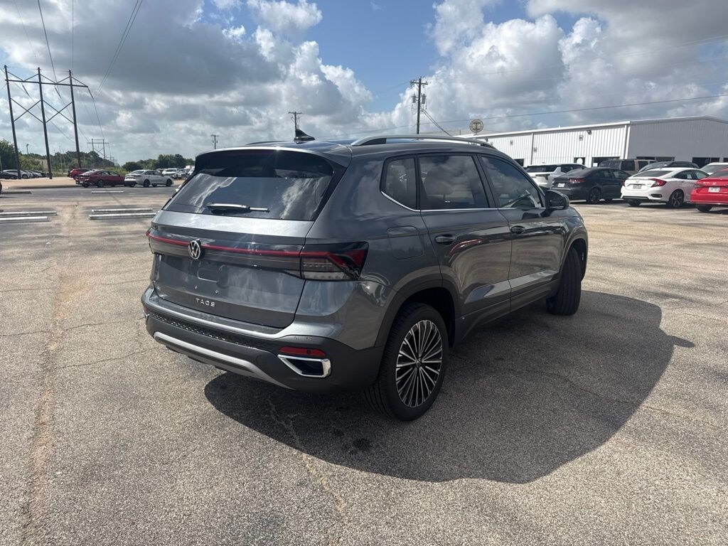 Used 2025 Volkswagen Taos 1.5T SE SUV