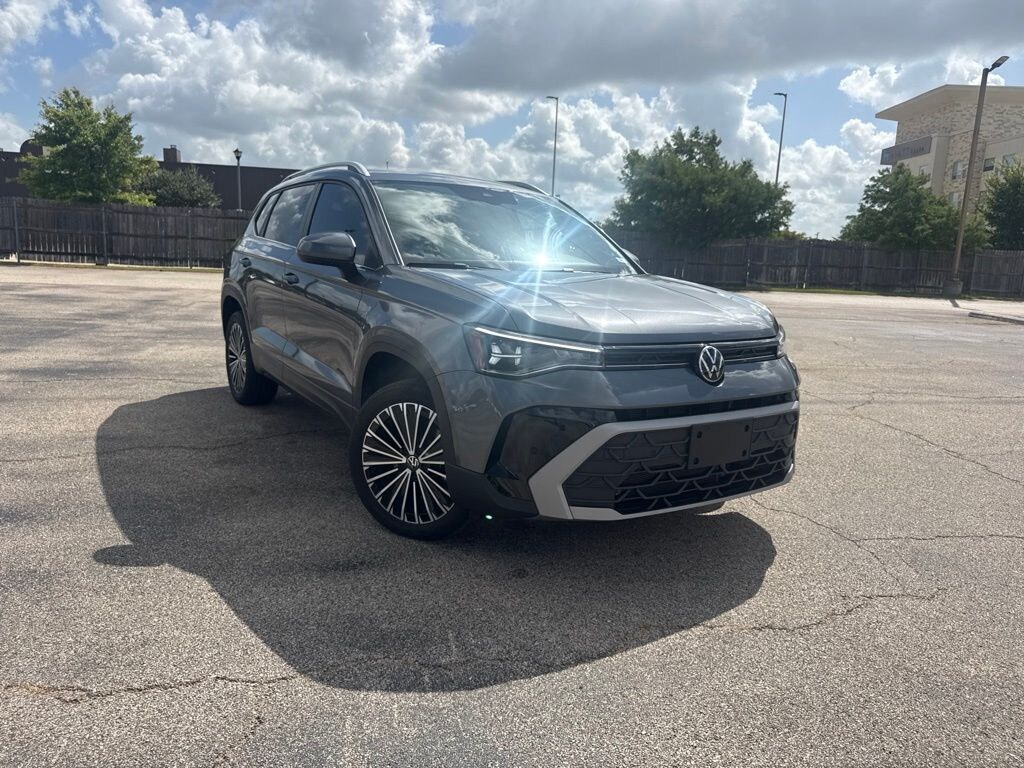Used 2025 Volkswagen Taos 1.5T SE SUV
