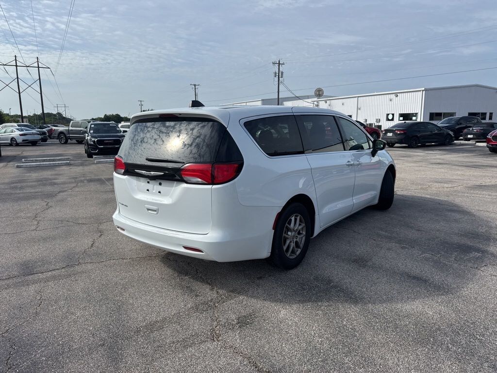 Used 2024 Chrysler Voyager LX Minivan/Van