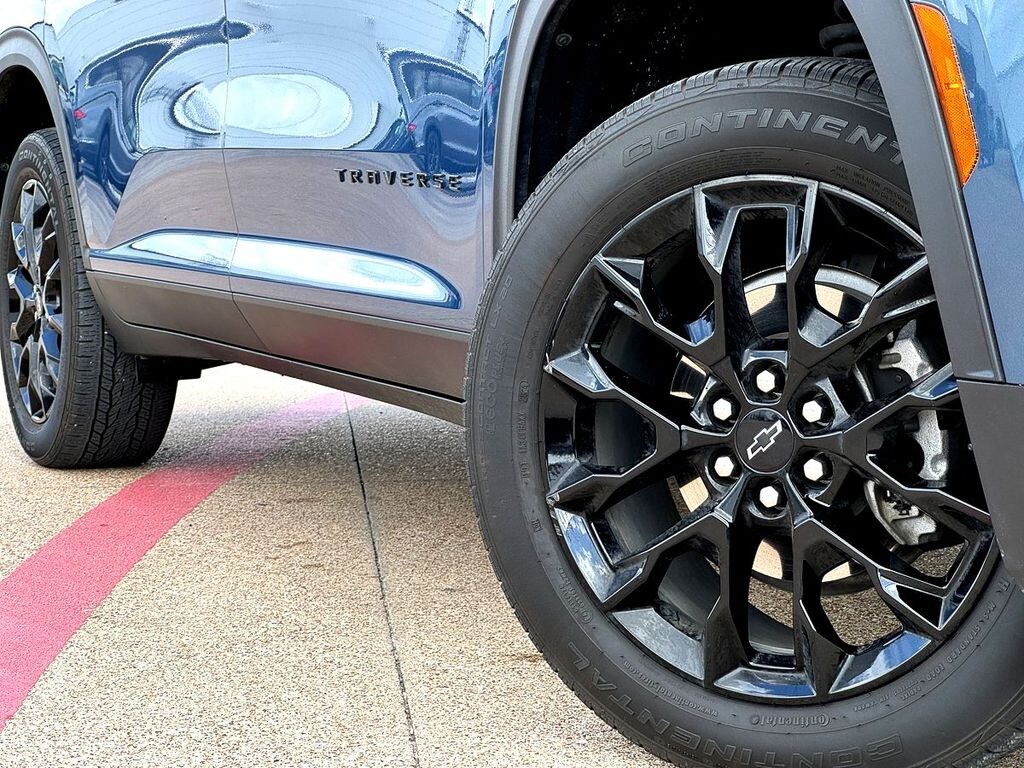 Used 2024 Chevrolet Traverse LS SUV