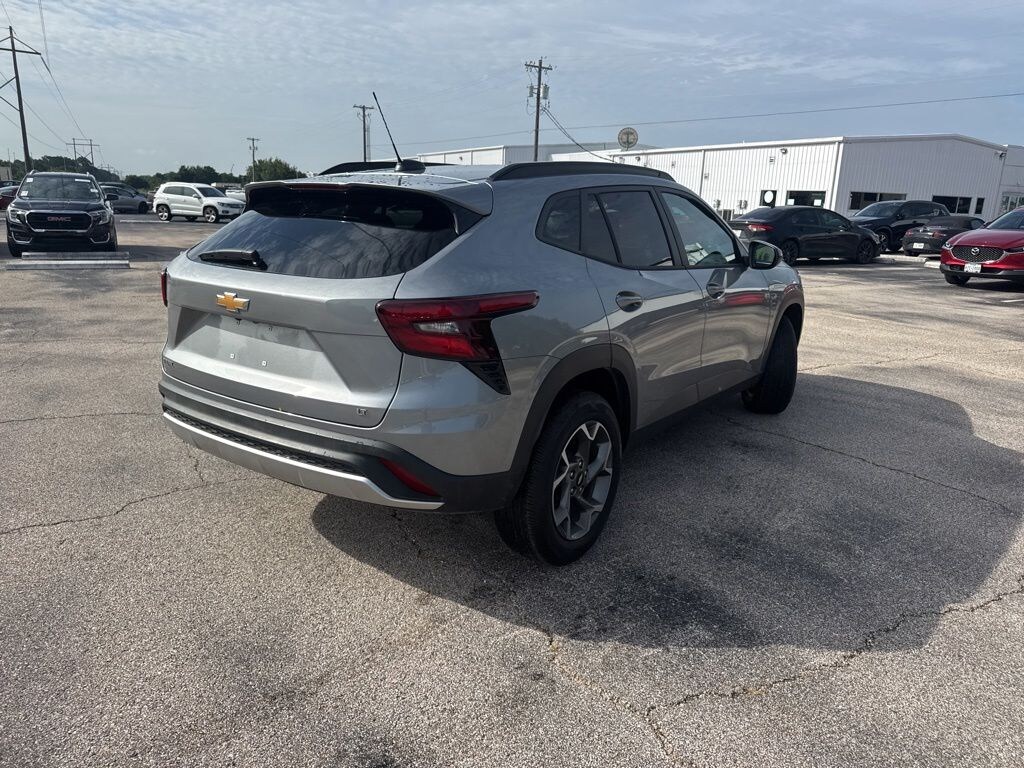 Used 2026 Chevrolet Trax LT SUV