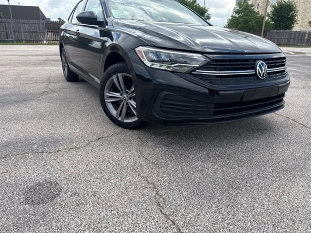 Used 2024 Volkswagen Jetta SE