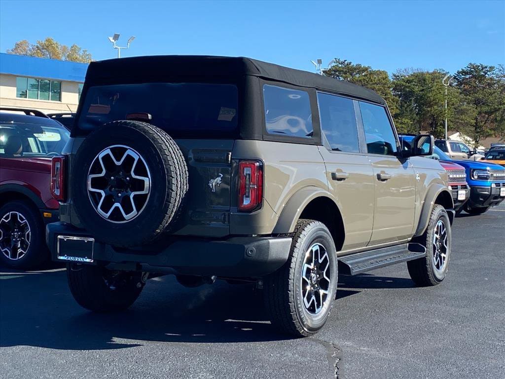 New 2025 Ford Bronco Outer Banks SUV