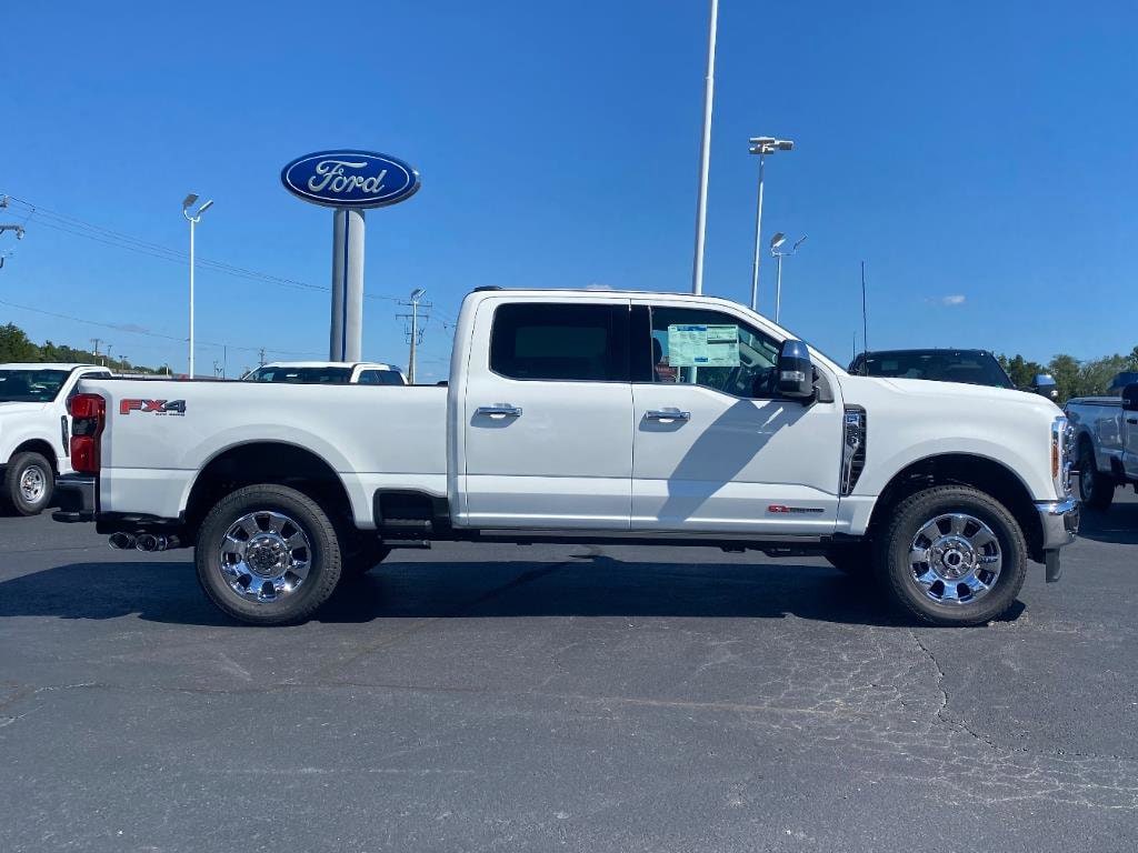 2026 Ford F-250 Super Duty Lariat - Photo 2