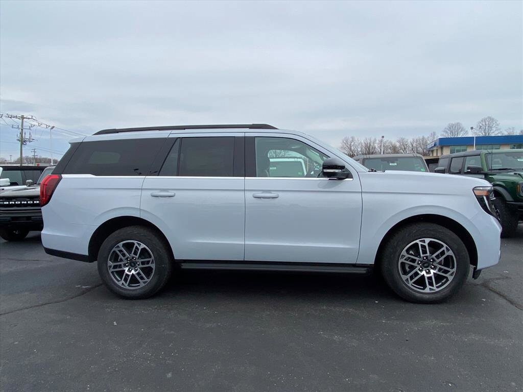 New 2026 Ford Expedition Active SUV