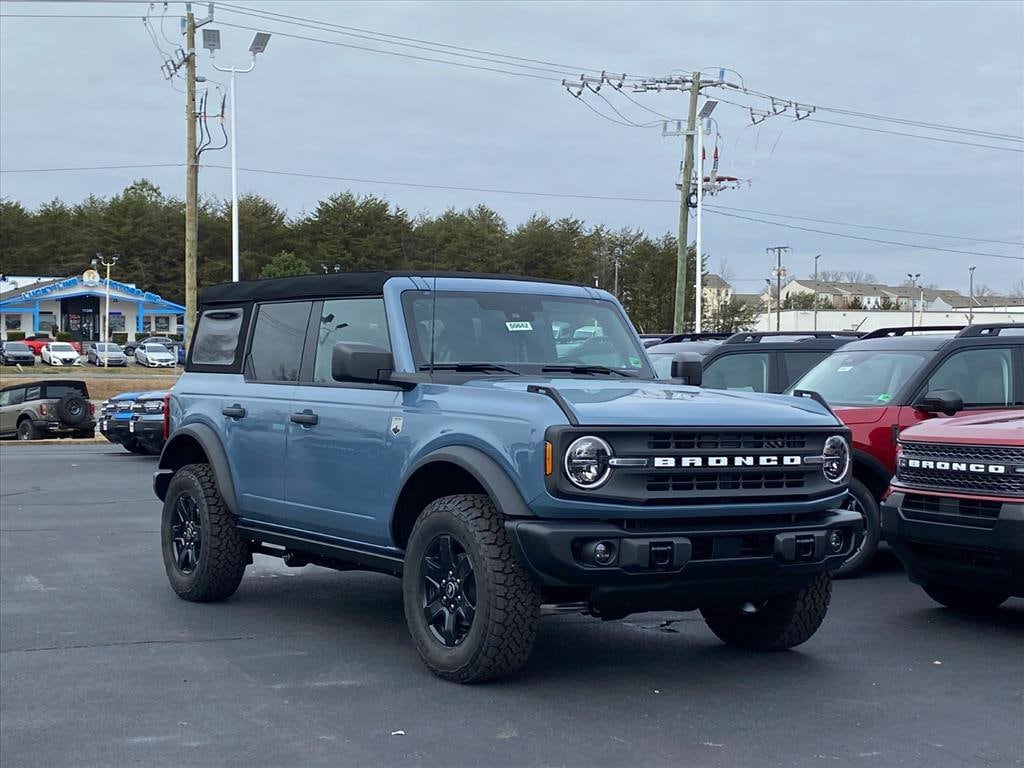 2025 Ford Bronco 4-Door Big Bend's photo
