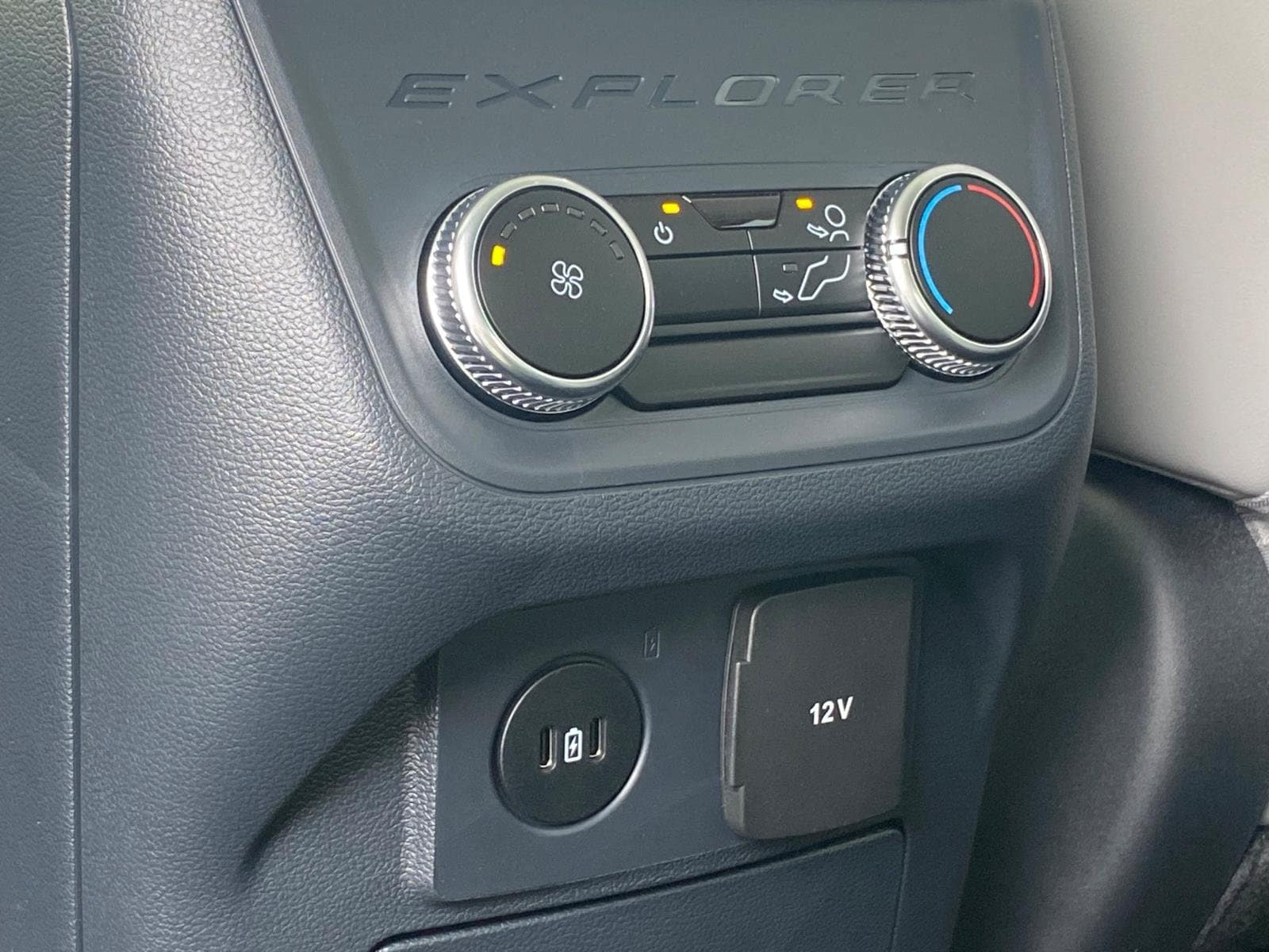 2026 Ford Explorer Active - Photo 15