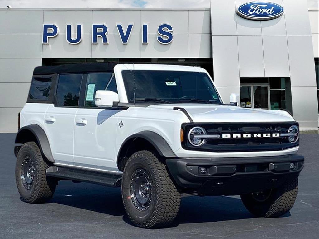 2025 Ford Bronco 4-Door Outer Banks's photo