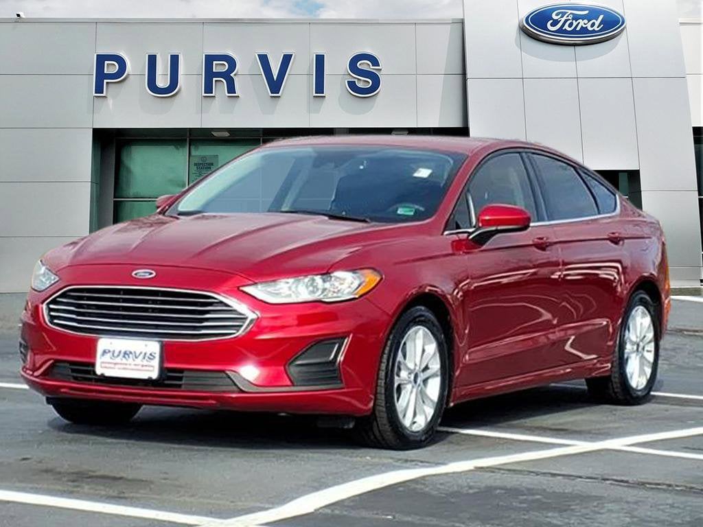 2020 Ford Fusion SE's photo