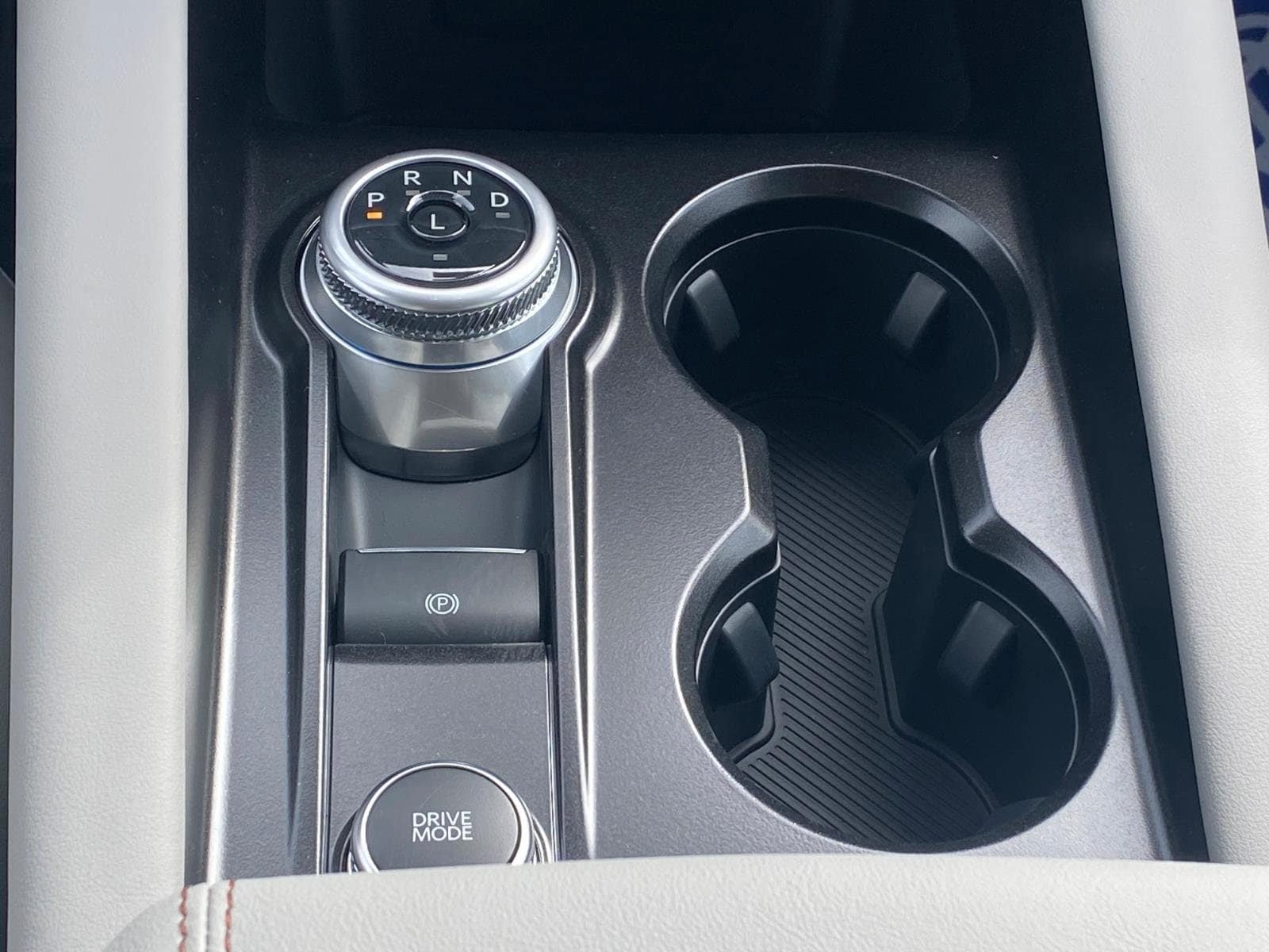 2026 Ford Explorer Active - Photo 8