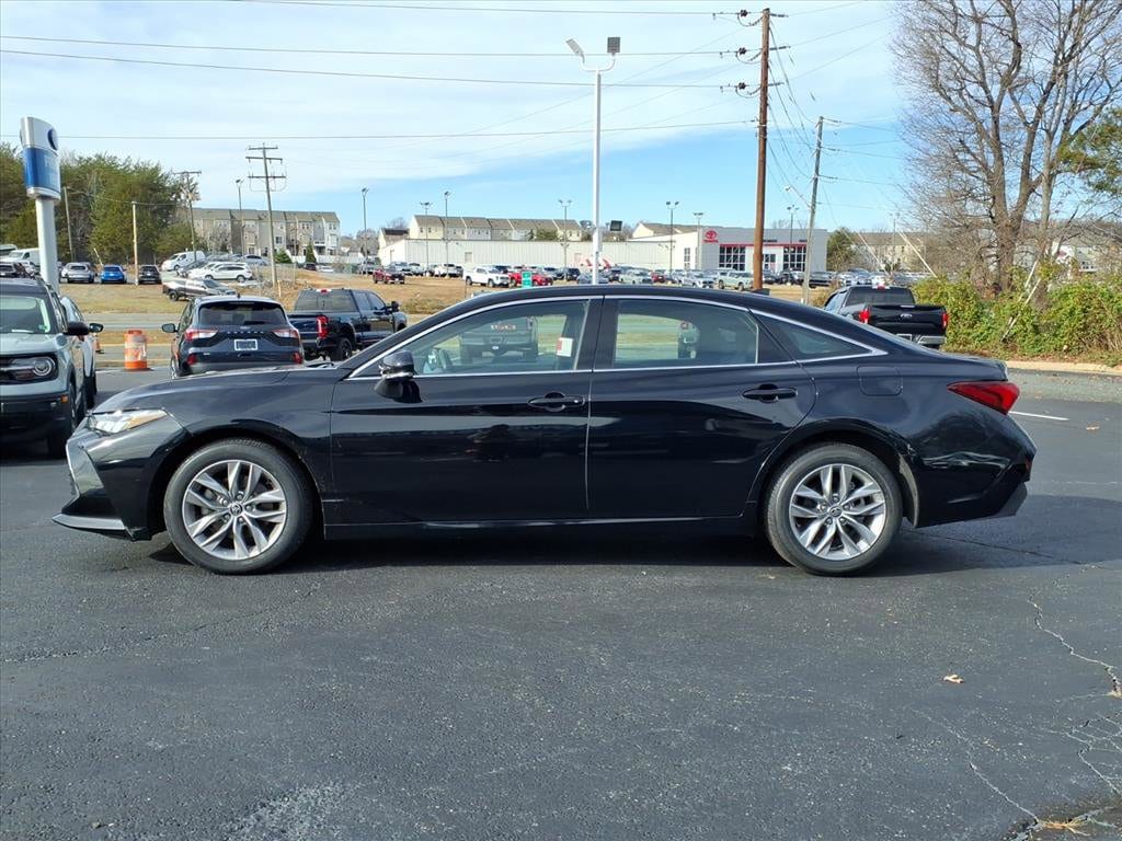 Used 2022 Toyota Avalon XLE Sedan