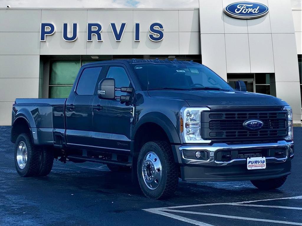 2026 Ford F-450 Super Duty XL's photo