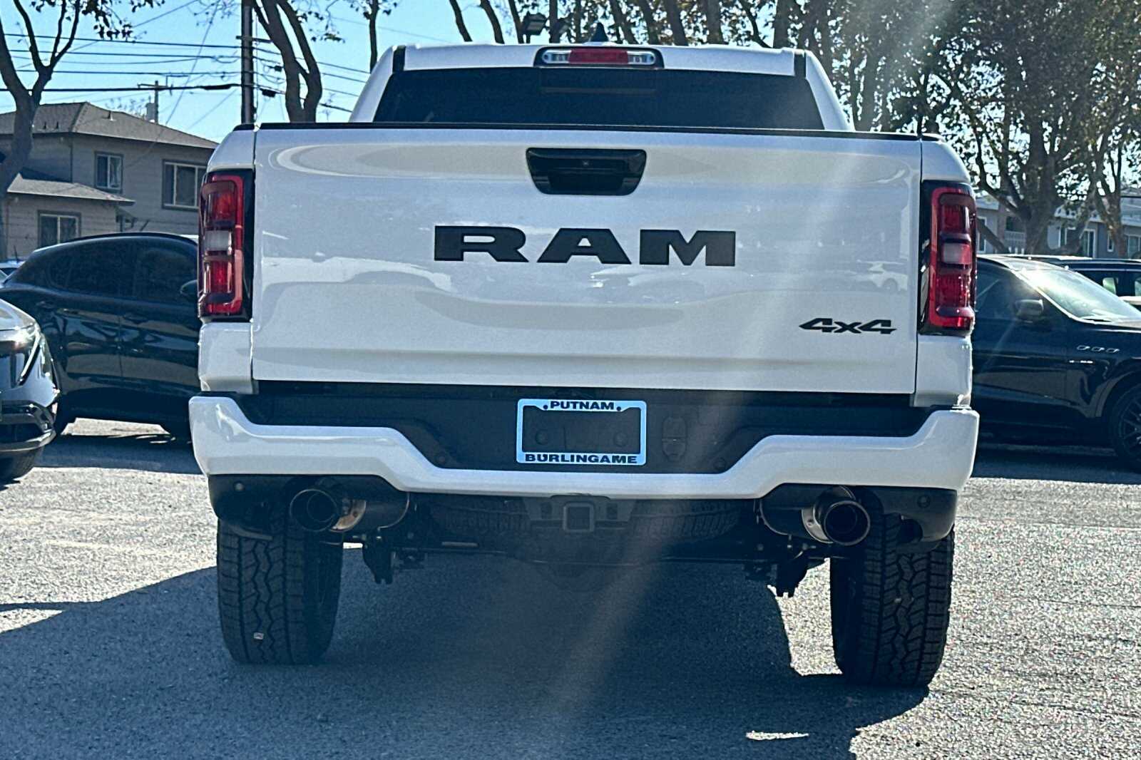 2025 Ram 1500 Tradesman photo 4