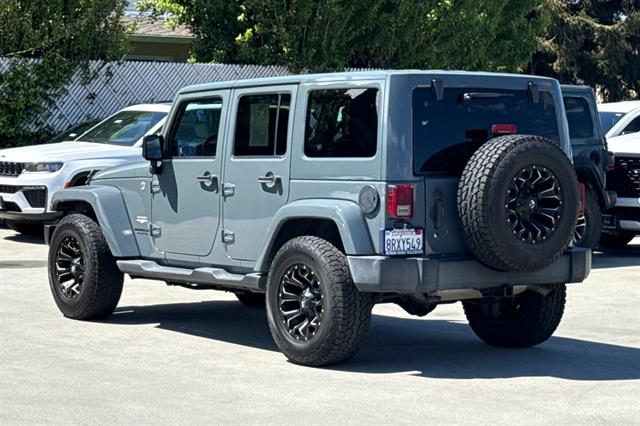 2014 Jeep Wrangler Unlimited 4x4 Sahara 4dr SUV photo 4