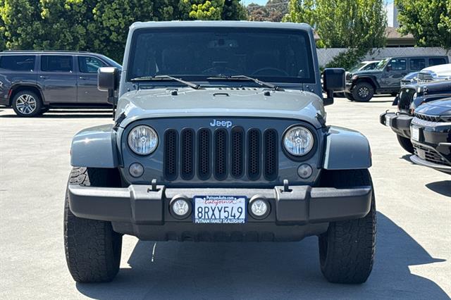 2014 Jeep Wrangler Unlimited 4x4 Sahara 4dr SUV photo 3