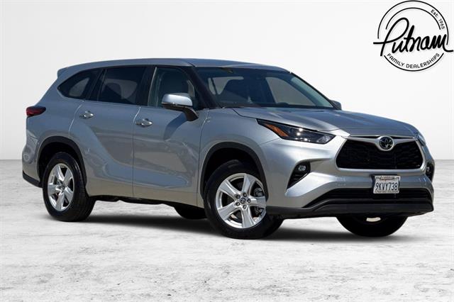 2023 Toyota Highlander LE