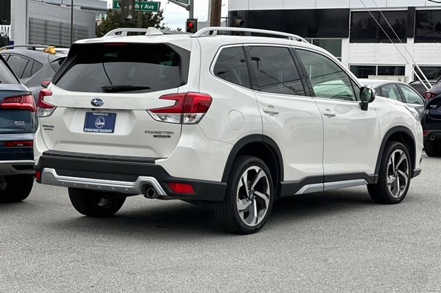 2023 Subaru Forester Touring photo 3
