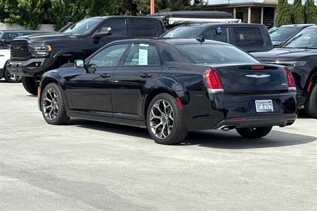 2018 Chrysler 300 S photo 3