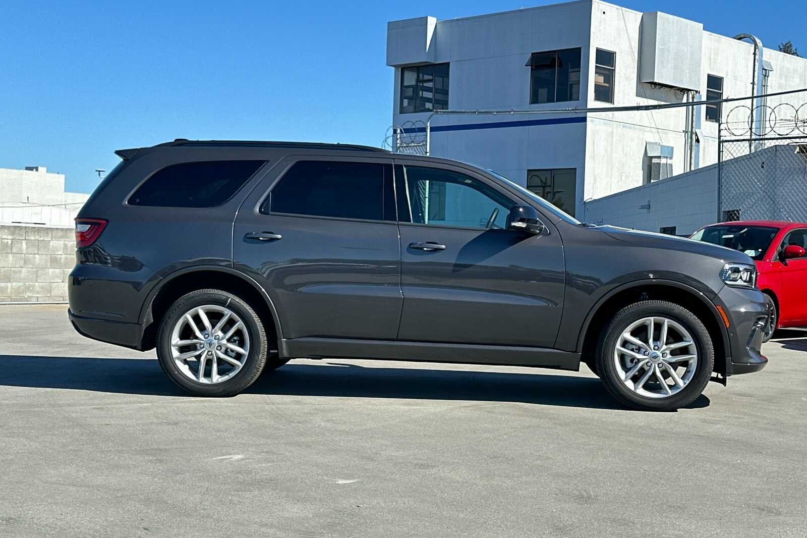 2024 Dodge Durango GT Premium photo 2