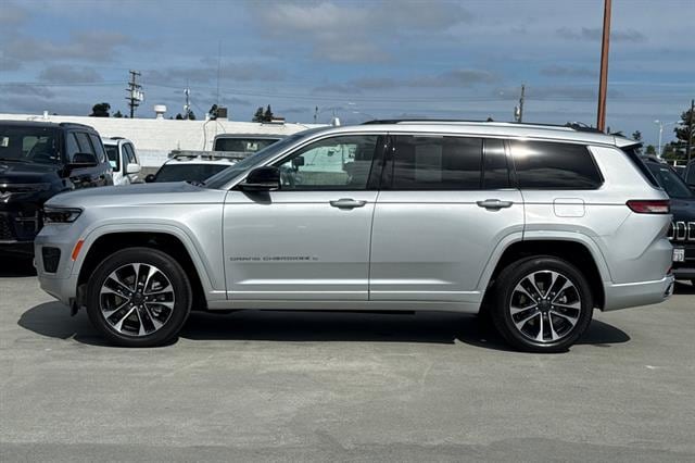 2024 Jeep Grand Cherokee L Overland photo 5