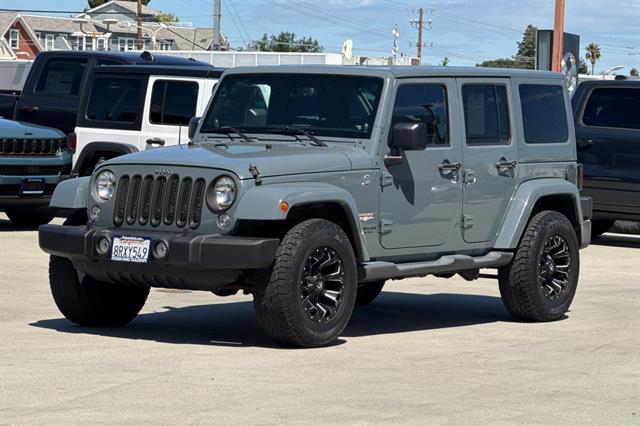 2014 Jeep Wrangler Unlimited 4x4 Sahara 4dr SUV photo 6