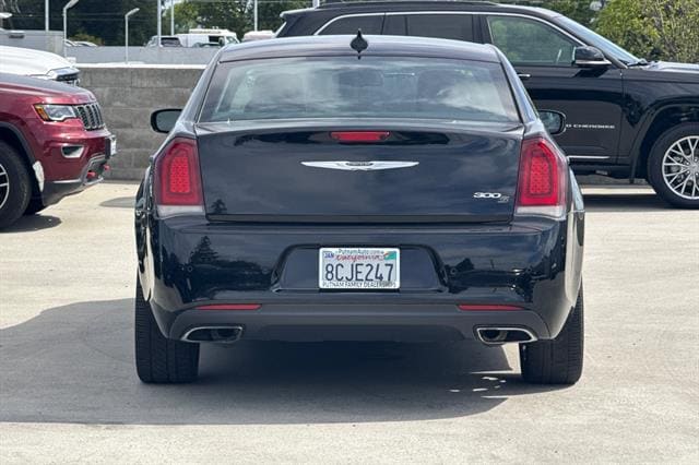 2018 Chrysler 300 S photo 6