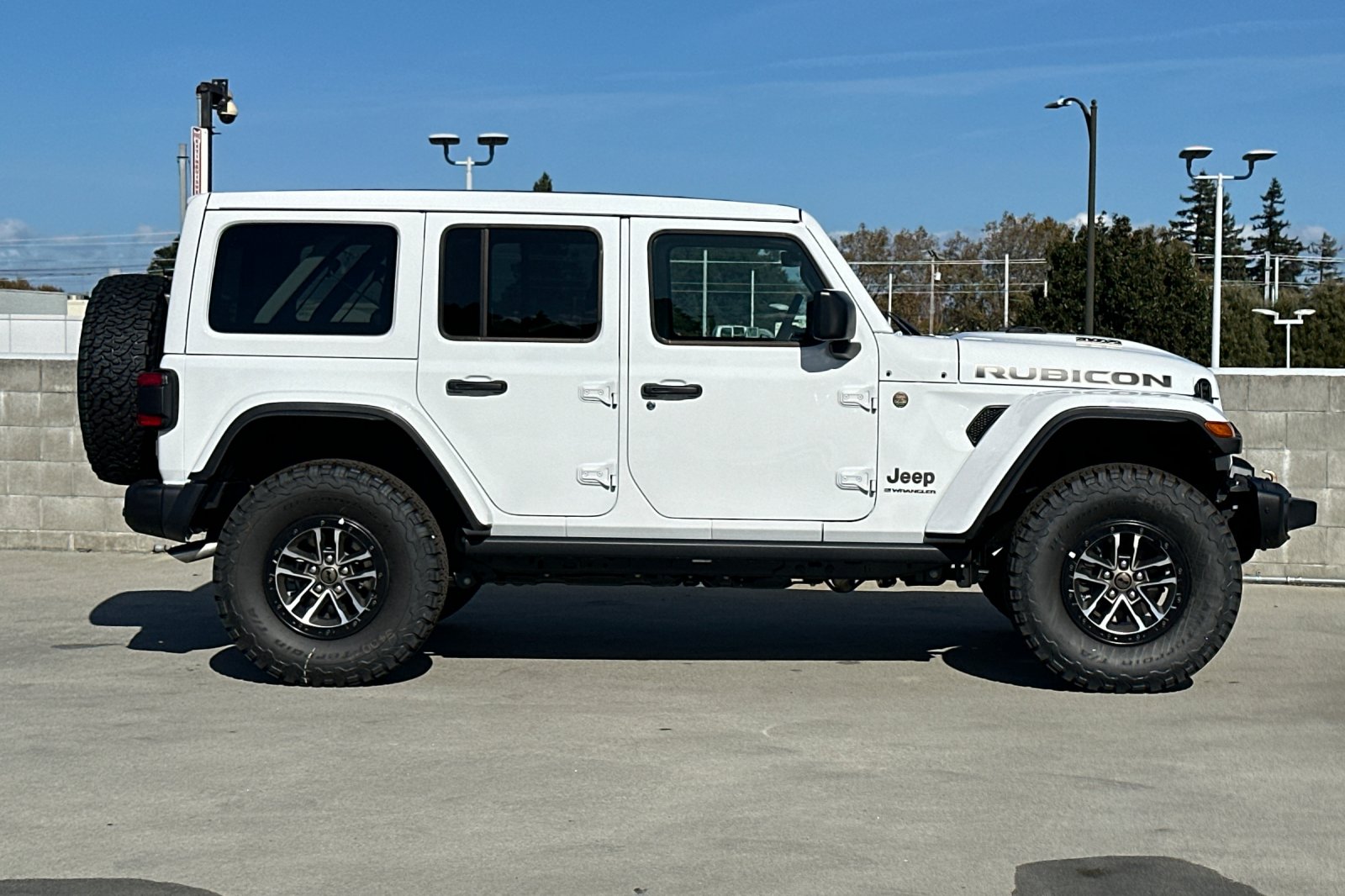 2024 Jeep Wrangler Rubicon 392 Sport photo 2