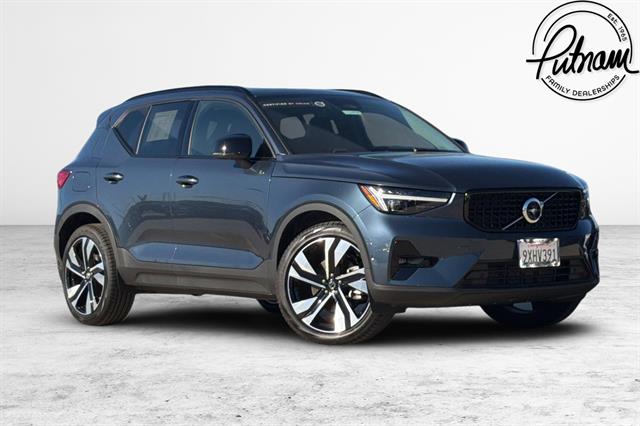 2026 Volvo XC40