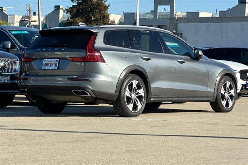 Used 2020 Volvo V60 Cross Country T5