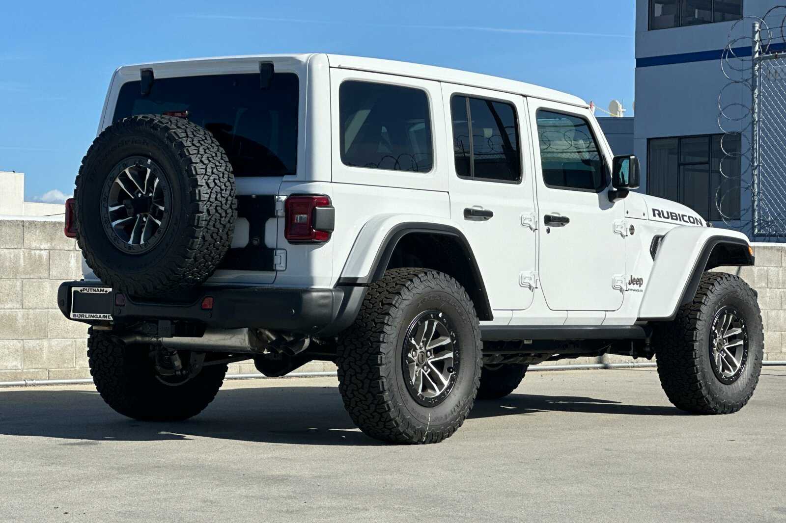 2024 Jeep Wrangler Rubicon 392 Sport photo 3