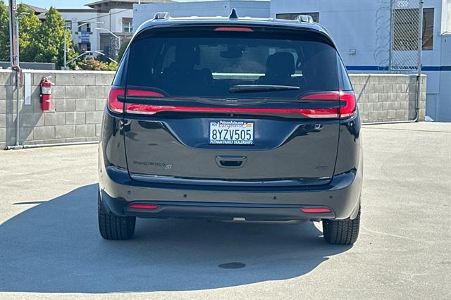 2021 Chrysler Pacifica Touring L photo 4