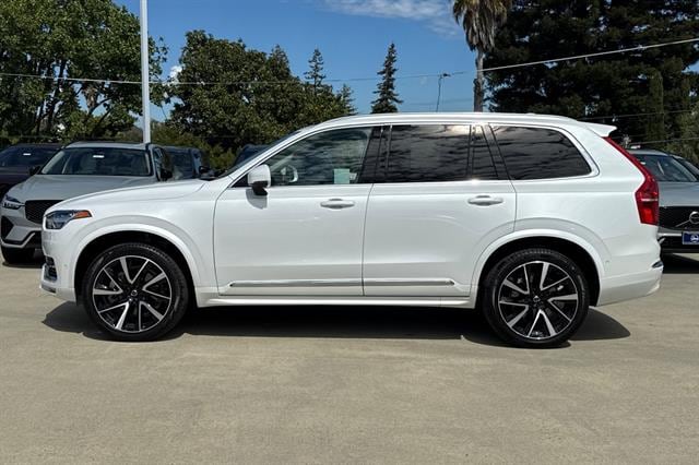 2024 Volvo XC90 B5 Plus Bright Theme photo 5