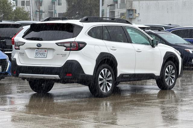 2023 Subaru Outback Limited XT photo 2