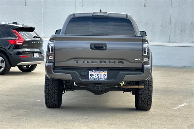 2019 Toyota Tacoma TRD Sport photo 4