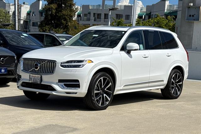 2024 Volvo XC90 B5 Plus Bright Theme photo 6