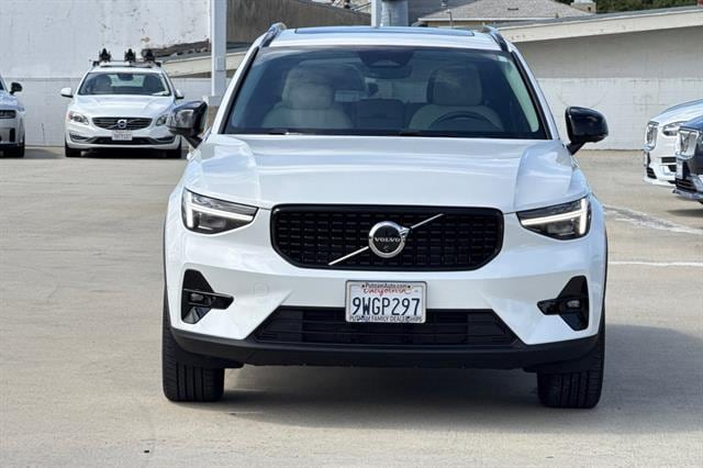 2026 Volvo XC40 B5 Plus photo 3
