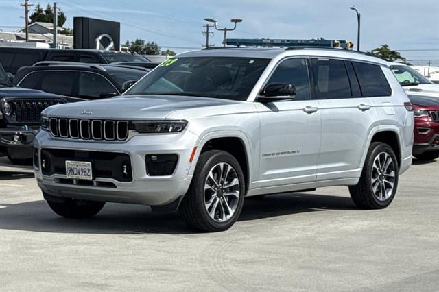 2024 Jeep Grand Cherokee L Overland photo 6