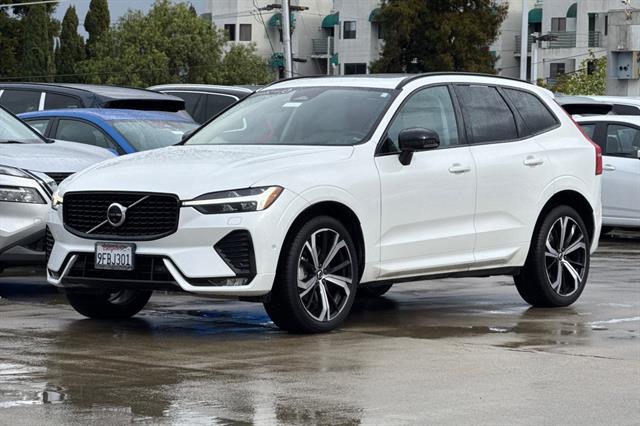 2023 Volvo XC60 B6 Ultimate Dark Theme photo 6