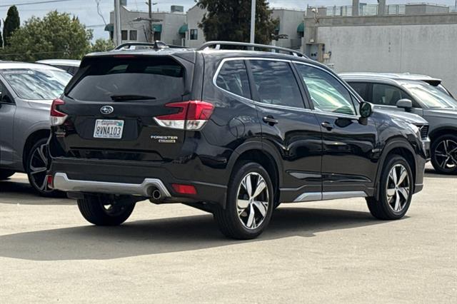 2021 Subaru Forester Touring photo 2